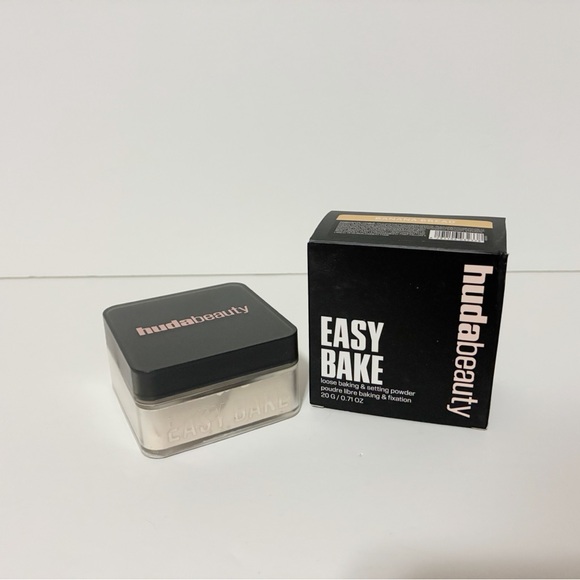 HUDA BEAUTY Other - 🌸 Huda Beauty Easy Bake Loose Baking & Setting Powder  Banana Bread 20g